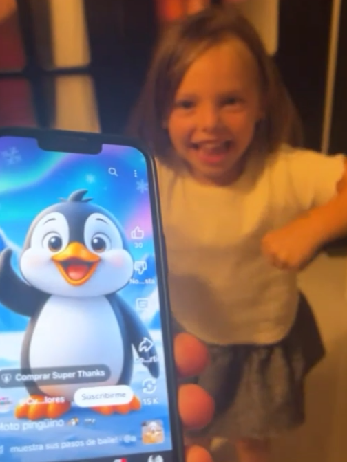 No es un pingüino cualquiera... Es el 'moto pinguino' 😎🐧  Toma, toma , toma 🤣🤣🤣🔝 #niñabailando #moto #pinguino #pingu #viralvideos #videoviral #fyp #parati #comedy  @Soraya Arnelas 