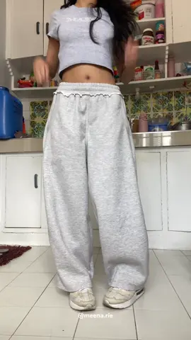 #sweatpants #baggy #widelegpants #pants ##baggysweatpants #madeinmnl ##rawhem #raggedsweatpants #fyp