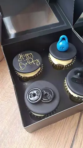 Gym themed cupcakes 🏋‍♂️💪🏋‍♀️ #fyp  #fy  #foryou  #cupcakes  #gym #cupcakesoftiktok  #cakedecorator  #baker  #cakedecoration  #cakedecorating  #sugarpaste  #SmallBusiness  #supportsmallbusiness  #lisamichellecakecreations 