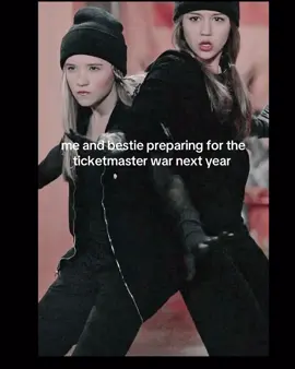 I don’t know what miss girl is planning, but if it’s a tour god help me🤣💃🏽💃🏽💃🏽  @emma  #hannahmontana #hannahmomtana20thanniversay#mileycyrus  