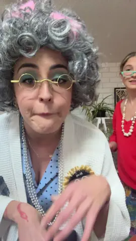 who let the grannies out @Anna @Poppy @faddymaddy_ @taylahollis #granny #oldpeople 