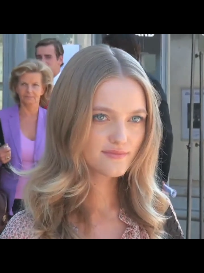 siberian princess. #vladaroslyakova #model #SuperModel #beauty #facecard #slavic #slavicdoll #2000s #2000smodel #fyp 