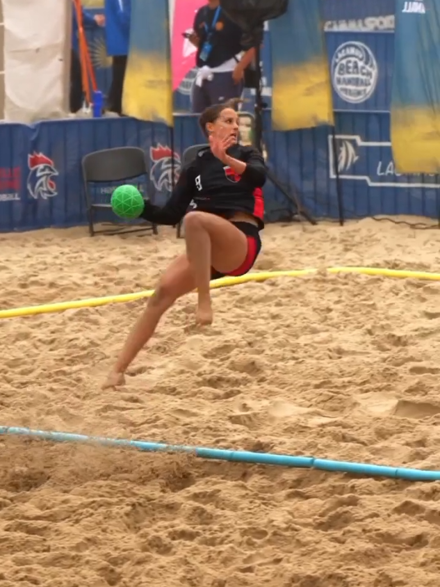 One the best smash Handball on Beach tournament #handballtrick #HandballTikTok #handballpractice #HandballLove #handballplayer #handballplayer #foryou #fyp 