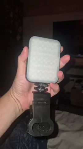 Ilumine seus vídeos com estilo e qualidade! 💡✨ A Luz de Preenchimento LED Magnética RGB é perfeita para Vlog, transmissões ao vivo e chamadas de vídeo, trazendo cores vibrantes e iluminação profissional para qualquer ambiente. #LuzLED #IluminaçãoRGB #LuzDePreenchimento #VlogBrasil #LivePerfeita #VideoProfissional #AcessórioParaCelular #IluminaçãoCriativa #TikTokBrasil #TikTokShop #TikTokShopChegou