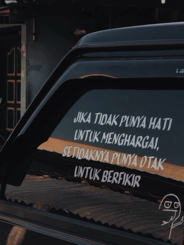 Stiker kaca ready, klik keranjang untuk membeli🤪🤪  #fyp #stikercutting #variasimobil #drivermuda #fypviralシ 
