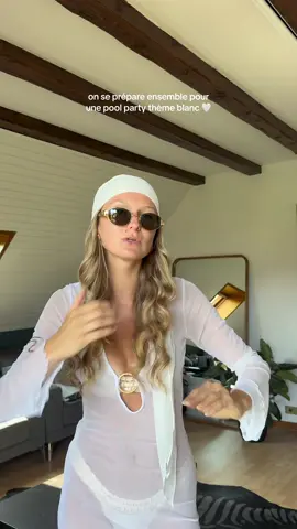 On se prépare ensemble pour une pool party thème blanc 🤍 Dis moi quel maillot est le plus adapté ? + look 1 avec la longue robe en mesh ou look 2 avec la robe en crochet ? #poolparty #poolpartyoutfit #beachoutfit #summeroutfits #beachcluboutfit 
