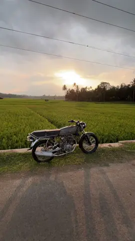 #fyp #gl100indonesia #gl100modifikasi #gl100teyeng #gl100 #gl100klasik #gl100racing #gl100hits #gl #glgank🤙 