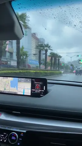 Vibes Naik Mobil Hujan Hujan Di Korea 📈📈 #gtogkoreaselatan🇲🇨🇰🇷  #korea #drakor #vibes 