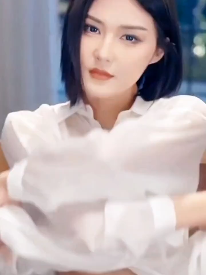 ✨ Loved this video? You can support me by sending a little gift surprise! 🎁#一眼沦陷 #美女 #漂亮 #车模 #美女车模 #身材挑战 #身材 #最美车模 #特写 #海边美女 #沙滩美女 #泳装 #极品身材 #姐姐来咯 #机车 #泳装拍摄 #这样的身材打几分 #这谁顶得住啊 #性感可爱 #丰满 #model #dailyvlog #beauty #catwalk #like #interesting #dance #bikini #cute #giris #FashionArtistry #LuxuryVisuals #StyleCinematics