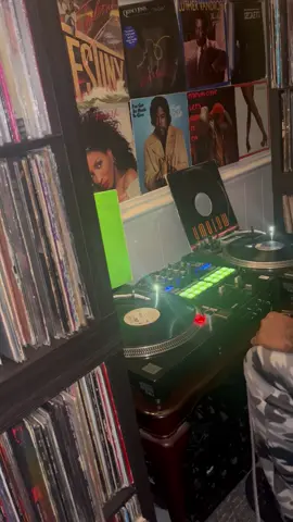 #okdschool #mix #vinyldj #jams #vinylcollection #horacebrown #zhane #rnb #memoriesunlocked #fyp #tiktokdj 