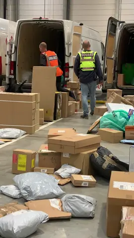 La douane a l’affût sur les colis chez Chronopost #livreur #chrono #douane 