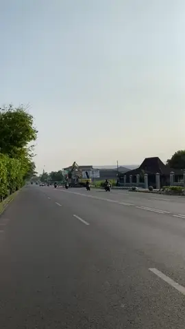 gapura Bumi minatani depan plaza pragolo sudah tinggal kenangan 😥 jalur lambat sebelah Utara jg sudah di bongkar sebagian 🥺 proyek yg kty 43M 🔥 #pati #beritapati #beritapatihariini #pativiral #pativiraltiktok #patibumiminatani #patijateng #patijawatenggah #patigelappajak #matinyademokrasi #matinyakeadilan #fyp #fypage #fypシ゚ #fyppppppppppppppppppppppp #abcxyz 