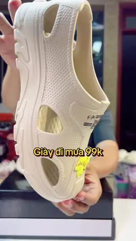 Mùa mưa thì đi đôi này là chân ái luôn ạ #manhgiay #giaynam #giaynu #giaydimua #giaysneaker 