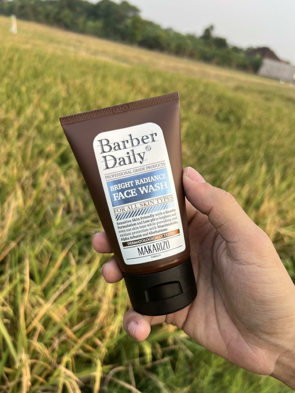 Pembersih wajah 30 ribuan !! ✌🏻✌🏻 Wajah bruntusan, berjerawat dan berminyak pakai Barber Daily Face wash  #barberdaily #facewash #sabunwajah #sabunviral #sunscreen #fypage 