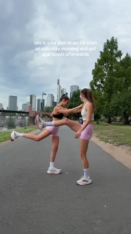 best way to start the day 🤌💞 @Plantsandcakes @Sophie  #runningtok #motivation #runninggirls #fyp #acaibowl 