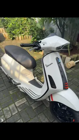 🤩🤩 #vespamatic #vespa #vespasprint #scoot #photolive #vespaindonesia #vespasprint #kelzzy 