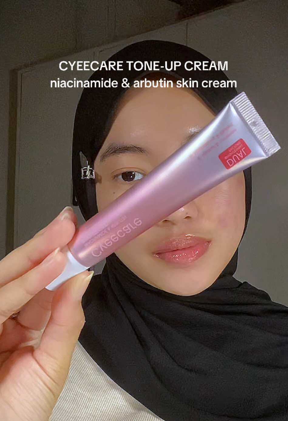 kalau kalian punya kulit sensitive kaya akuu, ini salah satu tone-up cream yang beneran AMANN 🥹🤍 bukan cuma bikin cerah, tapi jugaa super melembabkan && calming pokoknyaa mustt tryy!!  #rekomendasi #toneupcream #schoolair #skincare #cyeecare #cyeecaretoneup 