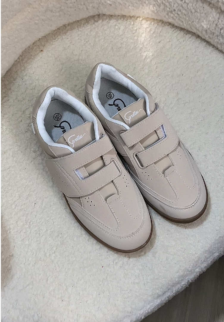 new fave velcro shoes #shoes #velcroshoes #shoesforwomen #shoesrecommendation #corollashoes 