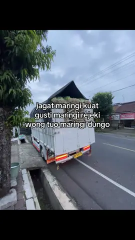 😇#fyp #trukmaniaindonesia #truklovers #gigaherexstyle #foryou @diyas. @erfan tabung 