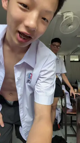 เล่นไรกันวะโบร๋ @vayomic #2010 #สวนกุหลาบวิทยาลัย 