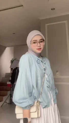 iiiiiini ko lucu bgtt outer nya🥹🩵✨ #outer #koreanstyle #outfit #outfitideas #outfitinspo #fashion #OOTD 