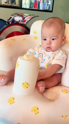 เก้าอี้หัดนั่ง สำหรับเด็ก 3 เดือนขึ้นไป ผมชอบมากค้าบ ☺️