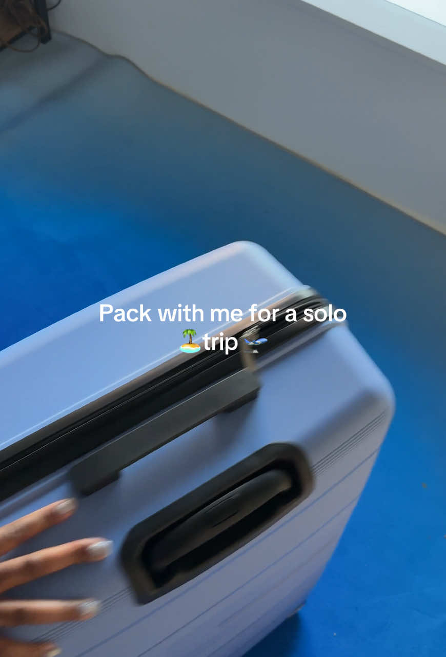 My summer is not OVER yet!! #packwithme #vacations #vacationoutfits #solotravel #international #packing #asmr #summervacation 