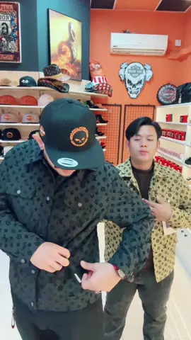 LV ချည်ထိုးJacket #KoMinTikatok #MyanmarFashion #fashiontiktok #LV #ကန်တော်လေး #Premium #ကိုမင်း #အမိုက်စား 