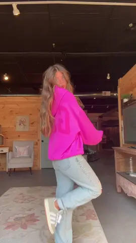 Viral Gap hoodie is on saleeee! I got size large tall:) #fypシ #backtoschooloutfit #foryourpage #viral #OOTD 