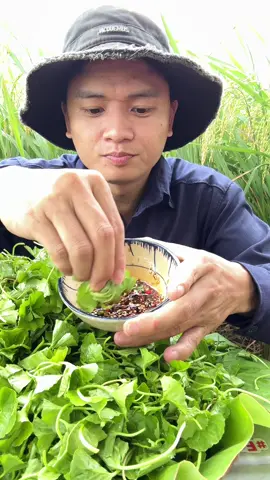 Mời mọi người ăn rau má #tamngoai30 #tamoitama 