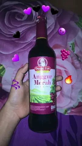 Cara membuat jus anggur! Bahan: 1. Pilih jenis anggur yang Anda sukai, seperti anggur merah atau anggur hijau. 2. Air 3. Gula Cara membuat: 1. Cuci anggur segar dengan air bersih untuk menghilangkan kotoran. 2. Buang biji anggur jika ada. 3. Masukkan anggur ke dalam blender dan tambahkan air secukupnya. 4. Tambahkan gula secukupnya jika diinginkan. 5. Blender hingga anggur halus dan tercampur dengan air dan gula. 6. Saring jus anggur untuk menghilangkan ampas. 7. Jus anggur siap diminum! #fyp 