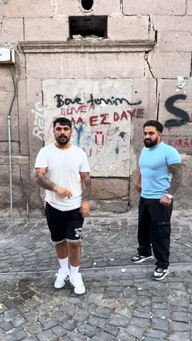 Bir gece ansızın 🇹🇷 🇵🇸 @MİLLET ÖPÜŞMEYİ AŞK SANIYOR 💋 #arananadam38 #keşfet #fatihbulut #beniöneçıkart 