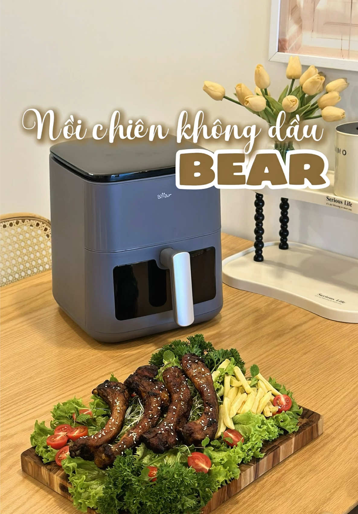 Vừa chiên nướng, vừa hâm nóng, lại vừa rã đông hội tụ trong 1 chiếc nồi chiên không dầu mới ra của nhà Bear này đây mọi người ơi. Quá là đa di năng luôn rồii @Bear Premium Store  #thichonha #kitchenware #noichienkhongdau #bobep #airfryer 