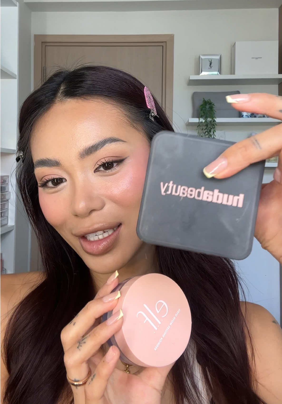 Mê tông hồng này quá mấy bà ơi nó vẫn rất bèo mà nó Tây không bị sến. Riết rồi tui làm clip càng ngày càng dài phải không nhỉ he he  ☺️☺️ ##xuhuong##LearnOnTikTok##goclamdep##makeuptutorial##makeuphacks##makeuptransformation##makeup##makeuptips##pinkmakeup##girlygirl##girlymakeup##thuvienmakeup