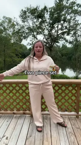 Another great set🤩 but make it fall 🍂 #butterysoft #twopieceset #twopieceoutfit #momootd #OOTD #fall #falloutfits #fallfashion #falldealsforyou #backtoschool #longsleeve #pumpkinspice #pumpkinspiceseason #OOTD #sahm #comfy #comfystyle #casual #casualoutfits 