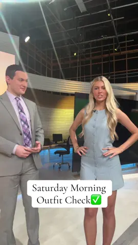 Meteorologist Chris Holtzman and I did a weekend newscast outfit of the day check👏 . #OOTD #fitcheck #newstok #newsoutfit #charleston #chs 