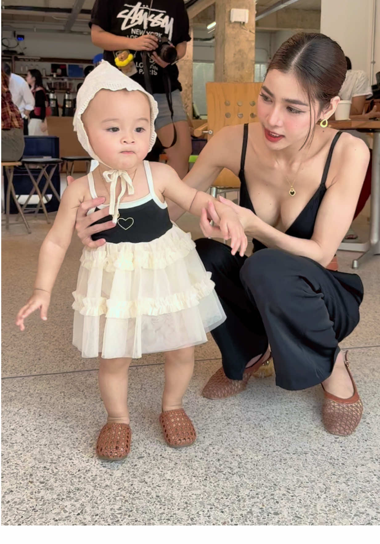 เอลินเก่งมากเดินเก่งสุดๆ 🥰 #แบมไพลิน #เด็กหญิงเอลิน #เอลิน #เด็กหญิงป่น #เอลินลูกแม่แบมไพลิน 