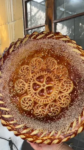 Americans have never seen such a big loaf of bread.#bread #breadtok #artisanbread #bigbread #fyp #foryou 