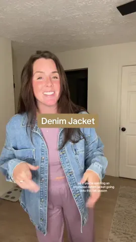 Oversized denim jacket is a fall and winter outfit staple #denimjacket #oversizeddenimjacket #falloutfits #falljacket #falloutfitinspo 