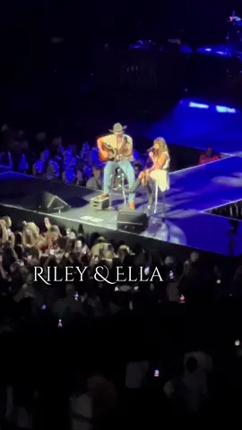 I don’t mind if I do. #rileygreen #ellalangley @Riley Green @Ella Langley 