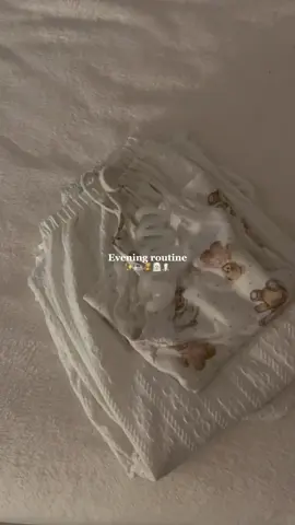 Evening routine🧺🧸🕯️#routine #Vlog #girly #evening #eveningroutine #eveningvlog #eveningvibes #cleangirl #Lifestyle #aesthetic #CleanTok 