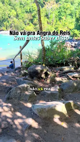 📍 Roteiro perfeito pra curtir Angra dos Reis até no inverno 🌊🔥 Água quentinha, praias incríveis, hospedagem pé na areia e comida deliciosa! No vídeo, te mostro: ✅ Praia das Águas Quentes – água morna o ano todo e cor surreal 💙 ✅ Praia do Laboratório – vista incrível já na chegada ✅ Praia do Casarão – acesso por trilha fácil e praia deserta de águas cristalinas ✅ Hospedagem: Pousada do Veleiro – pé na areia, piscina, bar molhado, churrasqueira, stand up e cadeiras de praia inclusos Reservas : 21 97180-2223 ✅ Onde comer: Robalo Restaurante – frutos do mar, vista pro Porto Bracuí e comida impecável 🍤 💰 Valores promocionais (válidos até 30/11/2025 – exceto feriados) 5 pessoas: R$ 400,00 sem ar (R$ 80 por pessoa) | R$ 440,00 com ar (R$ 88 por pessoa) 4 pessoas: R$ 350,00 sem ar (R$ 87,50 por pessoa) | R$ 390,00 com ar (R$ 97,50 por pessoa) 3 pessoas: R$ 300,00 sem ar (R$ 100 por pessoa) | R$ 340,00 com ar (R$ 113,33 por pessoa) 2 pessoas: R$ 250,00 sem ar (R$ 125 por pessoa) | R$ 290,00 com ar (R$ 145 por pessoa) 🎁 Presente pros meus seguidores: Seguindo @amorporviagemm e @pousada_do_valeiro, você garante 5% de desconto na hospedagem! 📌 Salva essa dica e marca quem vai curtir esse paraíso com você!