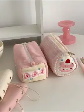 #pinky #school #pencilcase #girls 