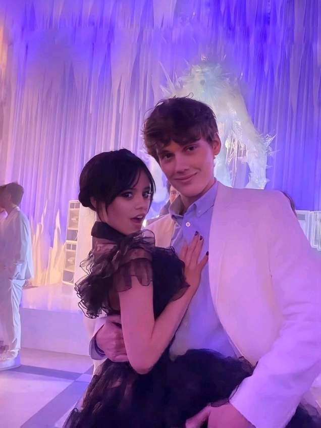 A Wednesday edit for the Season 2 premiere and because I have every hope that Tyler and Wednesday stay together. They make a cute couple// I am also very grateful for the support, I love you 💗  I hope this video has support! #paratiiiiiiiiiiiiiiiiiiiiiiiiiiiiiii #wednesday #tyler #paratiiiiiiiiiiiiiiiiiiiiiiiiiiiiiii #foryou  @TikTok 
