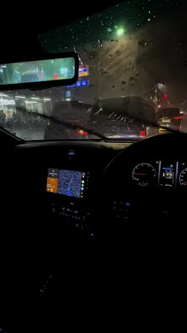 Musim hujan dimedan ni... yuk rental mobil biar g kehujanan 🫶🏻🫶🏻🫶🏻 Chat admin or wa 082162739382 #rain #hujan #sadvibes #sadstory #fortuner #rentalmobillepaskunci #rentalmobilmedan 