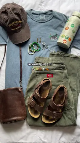Granola girl ootd 🦆🏔️ #granolgirl #OOTD #falloutfits #nationalpark #outfitinspo 
