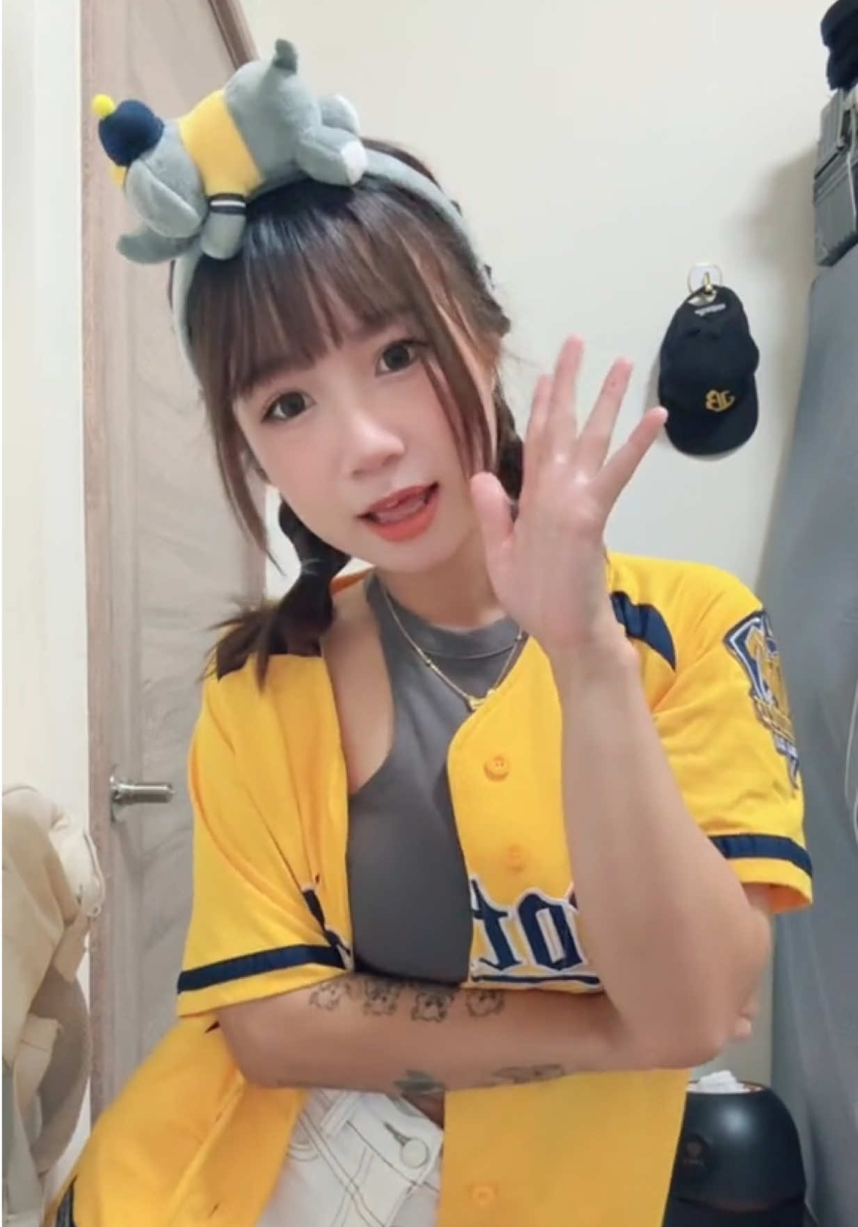 好開心今天贏球！！🤟 超喜歡新的三振舞✨ 象迷們應該都很愛😆😆 #中信兄弟 #三振舞 #itzy #推薦 #fyp 