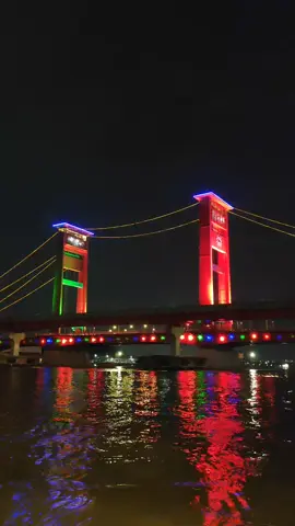 Seindah itu jembatan ampera dimalm hari #jembatanampera #palembang #palembangcity #palembangtiktok #jembatanamperapalembang 
