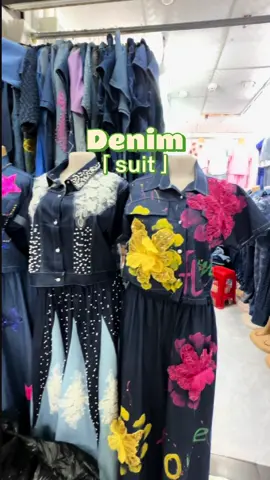 Some of these shiny denim suits cost no more than 100 yuan. Do you like them?#guangzhou #denim #denimsuit #cheap #whoesale #market 
