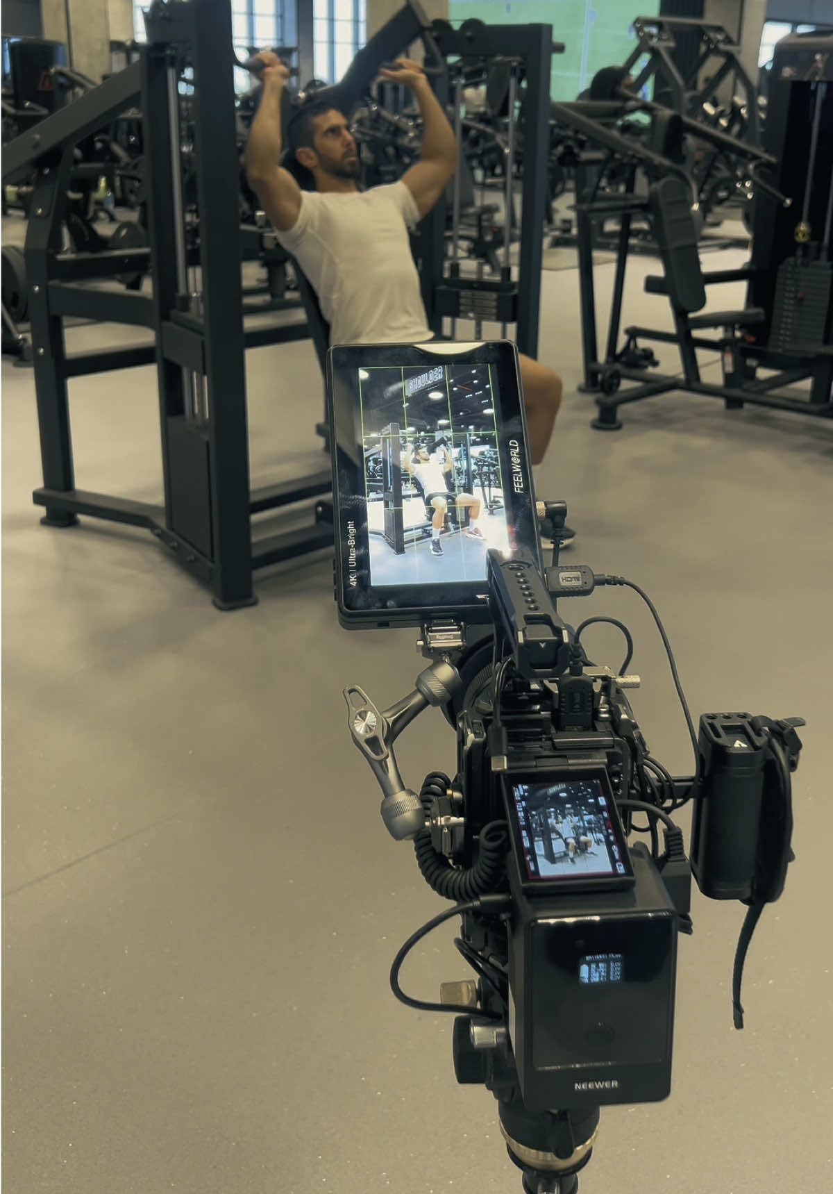 BTS exercises 💪🎥 📍Oxygen Gym Dubai. #production #Dubai #gym #uae🇦🇪 #uaetiktok #cinematic #دبي #set #mydubai #اعلانات #uaebusiness #cinematic #تصوير #cinematography 